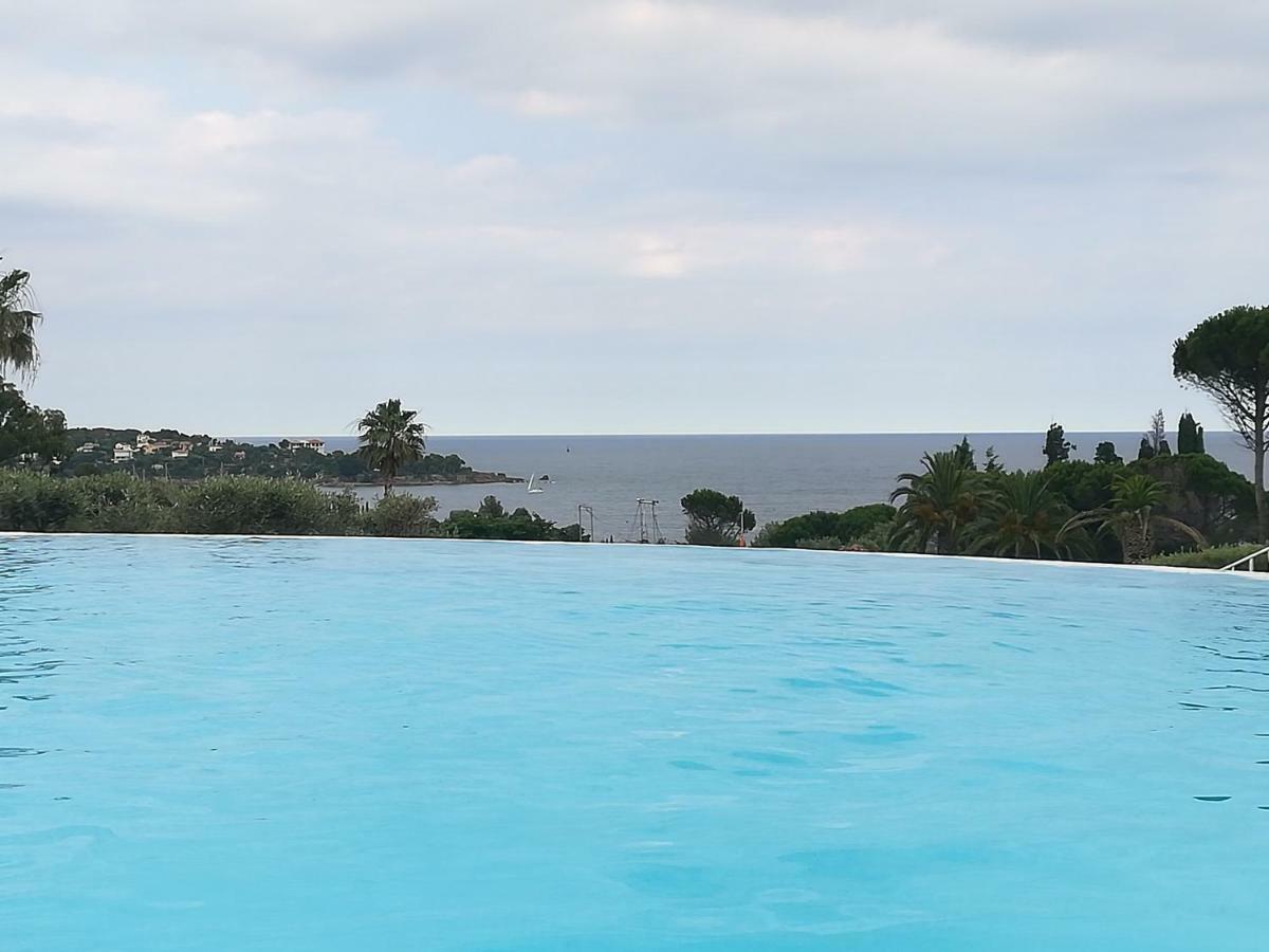 Cap Esterel Appartement Climatise Dans Le Centre Du Village Vacances Drammont Exterior photo